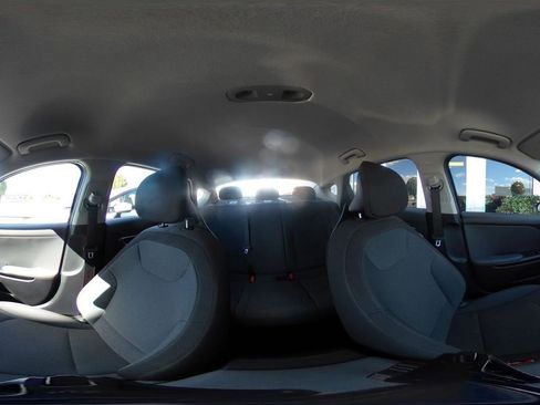 Used 2025 Kia K4 FWD image 41