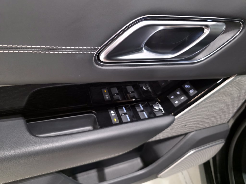 Used 2019 Land Rover Range Rover Velar R-Dynamic SE AWD/4WD image 20