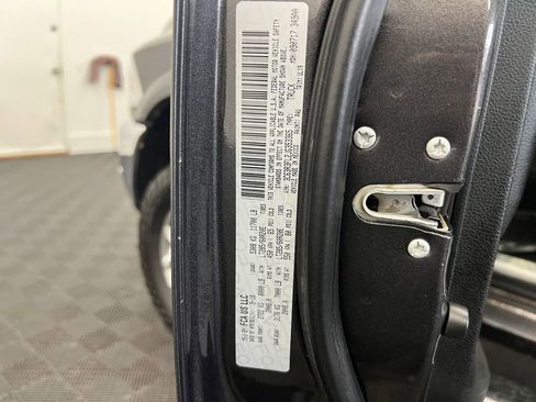 Used 2018 RAM 3500 Laramie Longhorn image 19