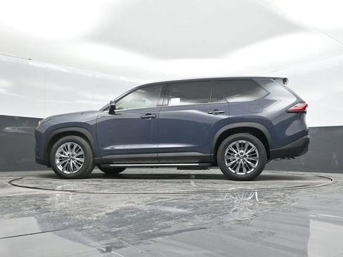 Used 2025 Toyota Grand Highlander AWD image 39