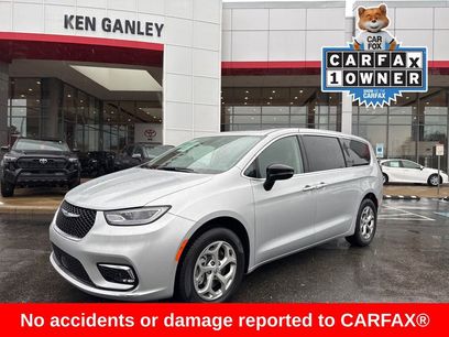 Used 2024 Chrysler Pacifica Limited