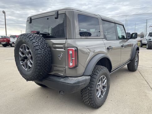 New 2025 Ford Bronco Badlands image 4