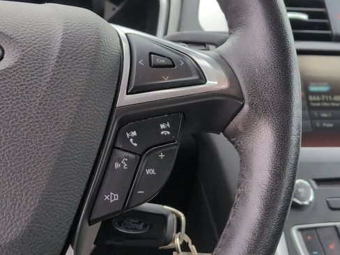 Used 2016 Ford Fusion SE FWD image 24