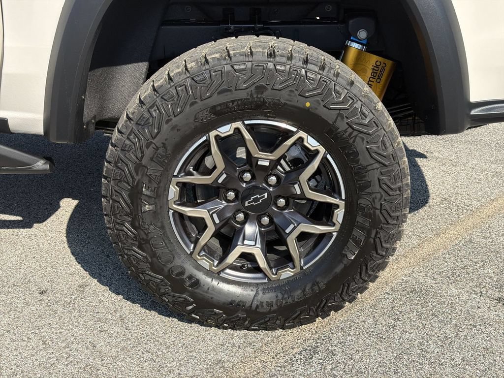 New 2026 Chevrolet Colorado ZR2 w/ Technology Package AWD/4WD image 34