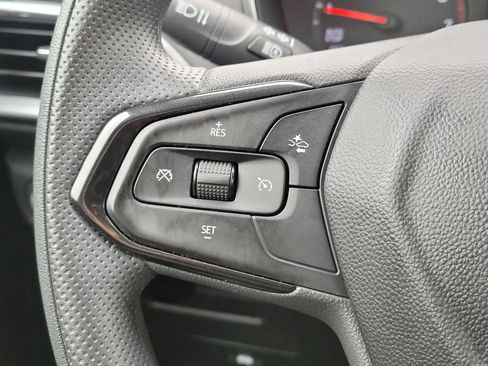 Used 2023 Chevrolet TrailBlazer LT FWD image 9
