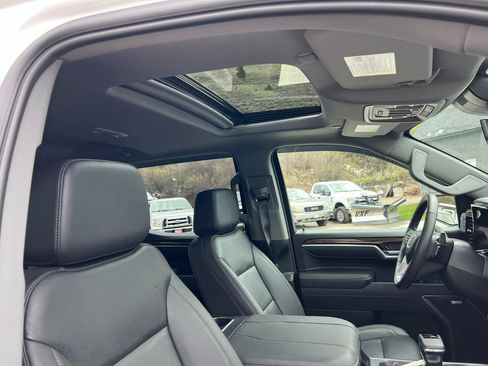 Used 2025 GMC Sierra 1500 Elevation AWD/4WD image 12