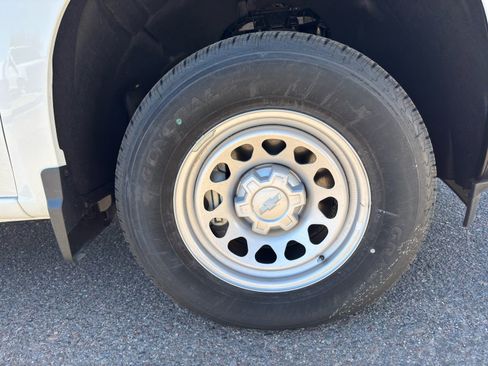 New 2025 Chevrolet Silverado 1500 W/T w/ WT Value Package image 10