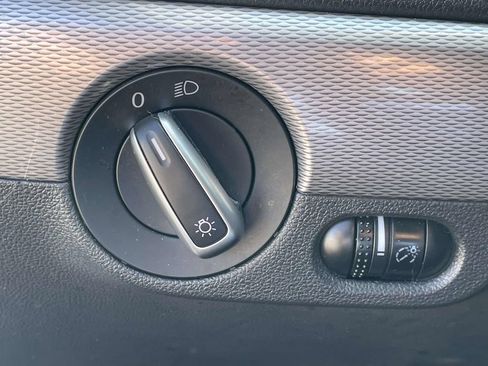 Used 2016 Volkswagen Jetta SE FWD image 14