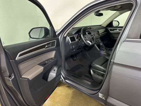 Used 2021 Volkswagen Atlas SE AWD/4WD image 2