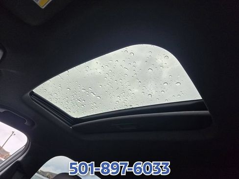 Used 2025 Chevrolet Trax RS w/ Sunroof Package FWD image 11