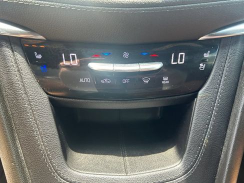 Used 2022 Cadillac XT5 Premium Luxury w/ Technology Package FWD image 31