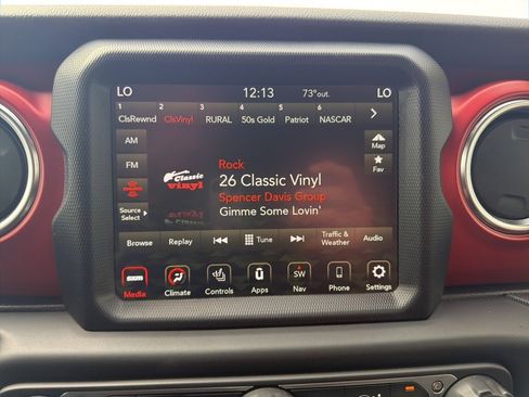 Used 2022 Jeep Gladiator Rubicon w/ Cold Weather Group image 25