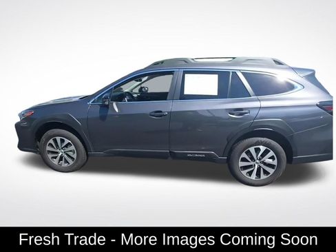 Used 2025 Subaru Outback Premium AWD/4WD image 1