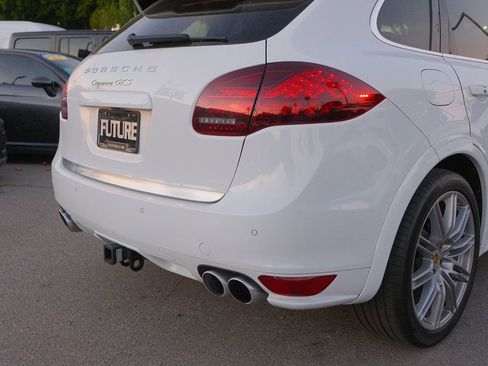 Used 2014 Porsche Cayenne GTS image 39
