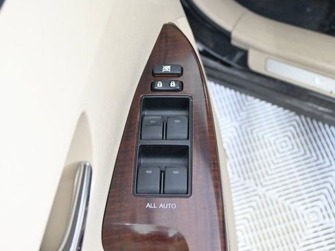 Used 2009 Toyota Venza AWD image 19