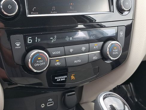Used 2021 Nissan Rogue Sport SV AWD/4WD image 16