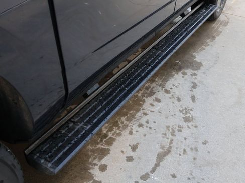 New 2025 Chevrolet Suburban High Country image 38