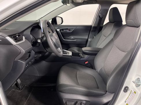 Used 2023 Toyota RAV4 XLE w/ Convenience Package FWD image 12