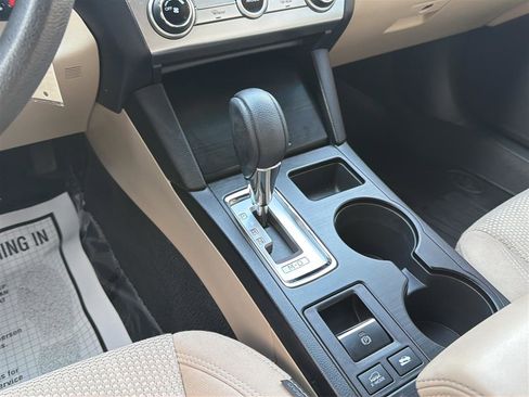 Used 2018 Subaru Outback 2.5i AWD/4WD image 19