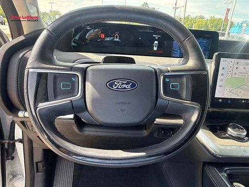 Used 2025 Ford Expedition Max Platinum AWD/4WD image 22