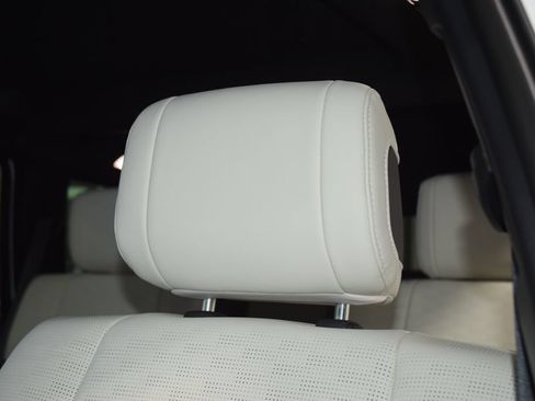 Used 2025 Toyota Sequoia Capstone AWD/4WD image 44