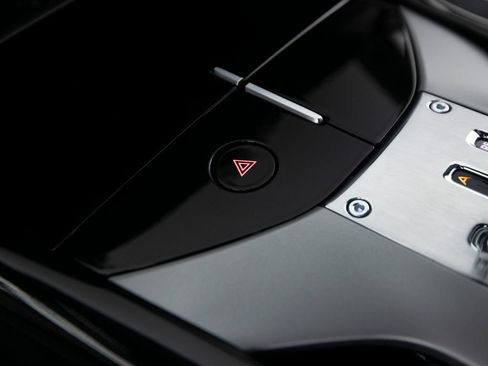 Used 2025 Ferrari Purosangue AWD/4WD image 21