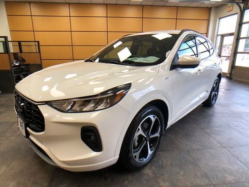 Used 2023 Ford Escape ST-Line Select w/ Tech Pack #2 AWD/4WD image 3