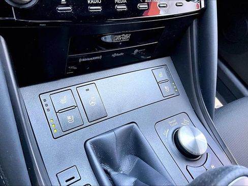 Used 2022 Lexus IS 350 F Sport w/ Dynamic Handling Package RWD image 16