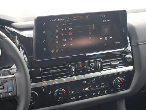 New 2026 Nissan Pathfinder SV image 14