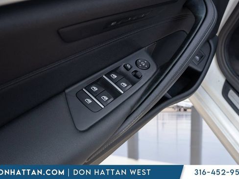Used 2020 BMW 530i w/ Convenience Package RWD image 21