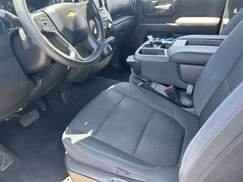 Used 2020 Chevrolet Silverado 2500 Custom w/ Custom Value Package AWD/4WD image 9