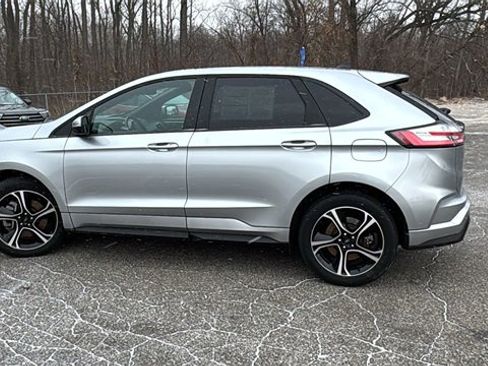 Certified 2023 Ford Edge ST image 6