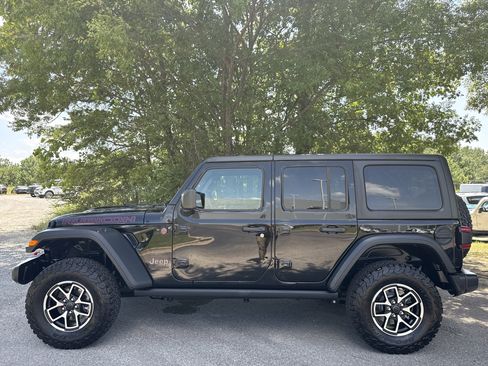 Used 2026 Jeep Wrangler Unlimited Rubicon AWD/4WD image 5