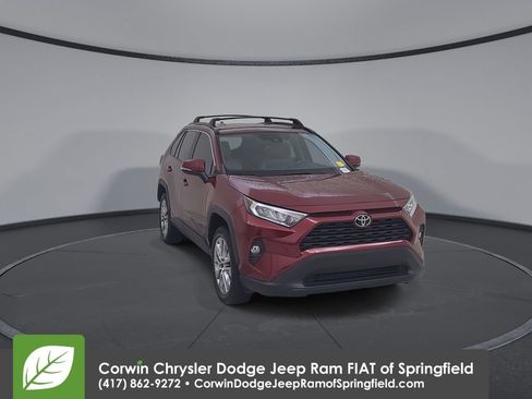 Used 2021 Toyota RAV4 XLE Premium AWD/4WD image 4