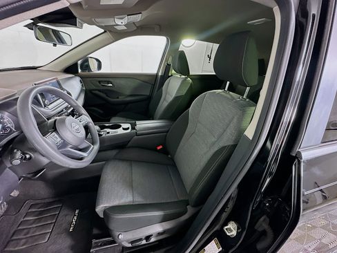 Used 2023 Nissan Rogue SV image 13