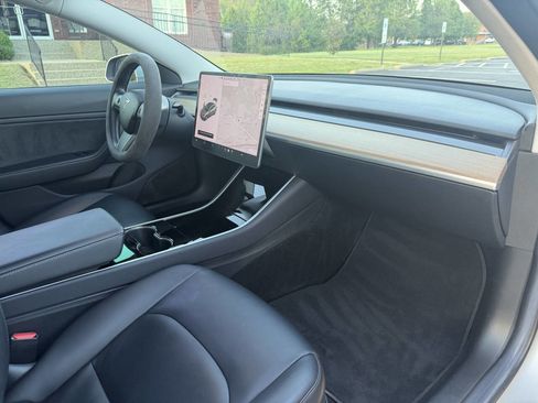 Used 2018 Tesla Model 3 Long Range image 26