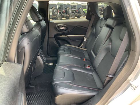 Used 2022 Jeep Cherokee Trailhawk AWD/4WD image 46