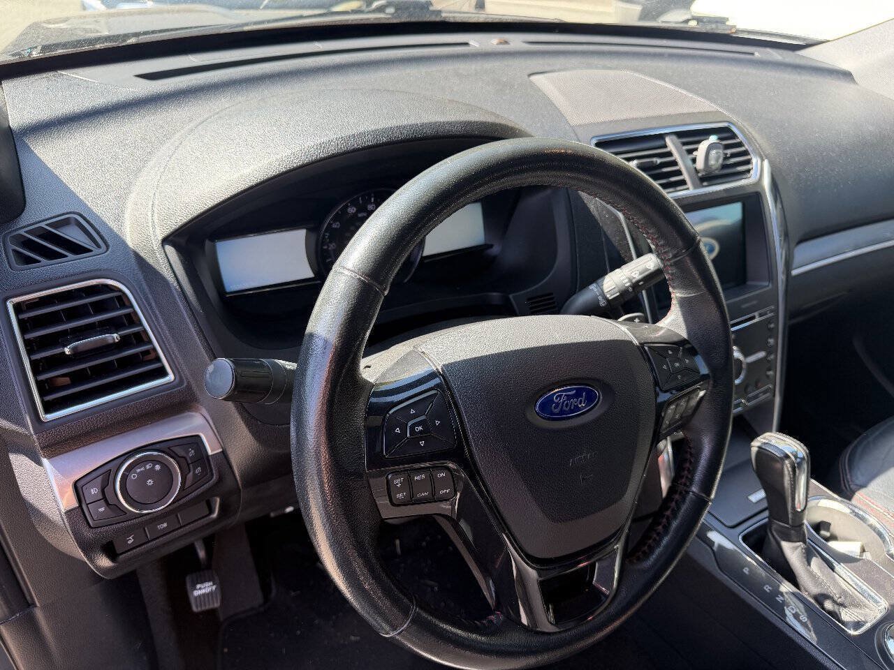 Used 2017 Ford Explorer Sport w/ Equipment Group 401A AWD/4WD image 4