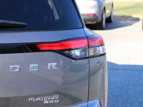 Used 2025 Nissan Pathfinder Platinum w/ Cargo Package image 7