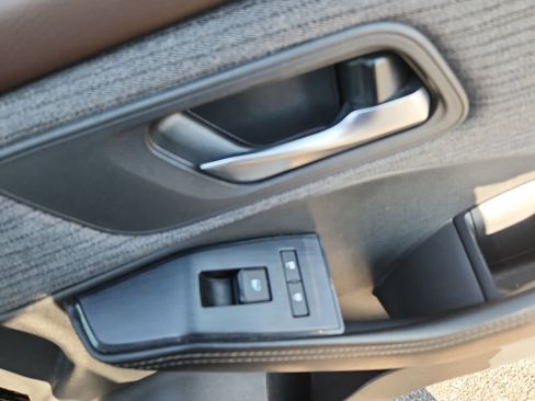 Used 2021 Nissan Rogue SV image 17