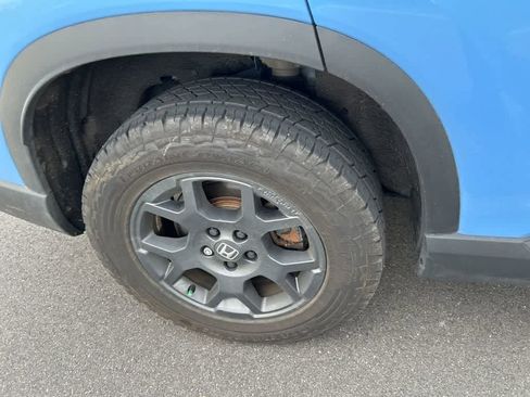 Used 2025 Honda Pilot TrailSport image 18