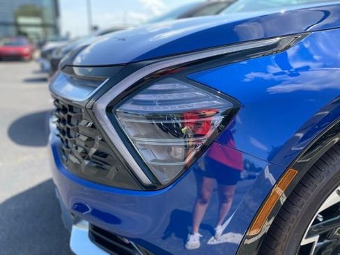 New 2025 Kia Sportage SX FWD image 4