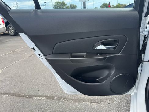 Used 2015 Chevrolet Cruze LT image 17