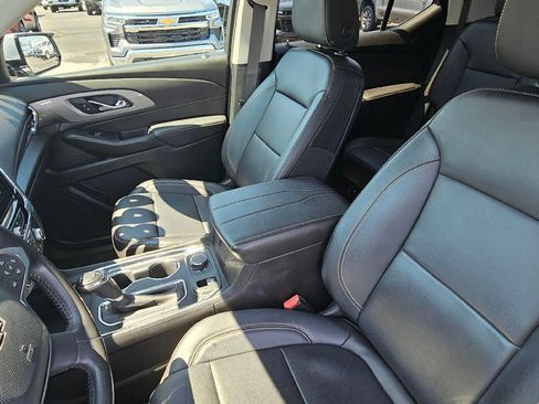 Used 2020 Chevrolet Traverse LT w/ Driver Confidence II Package FWD image 14