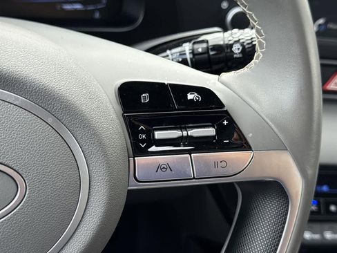 Certified 2025 Hyundai Elantra Sport image 11