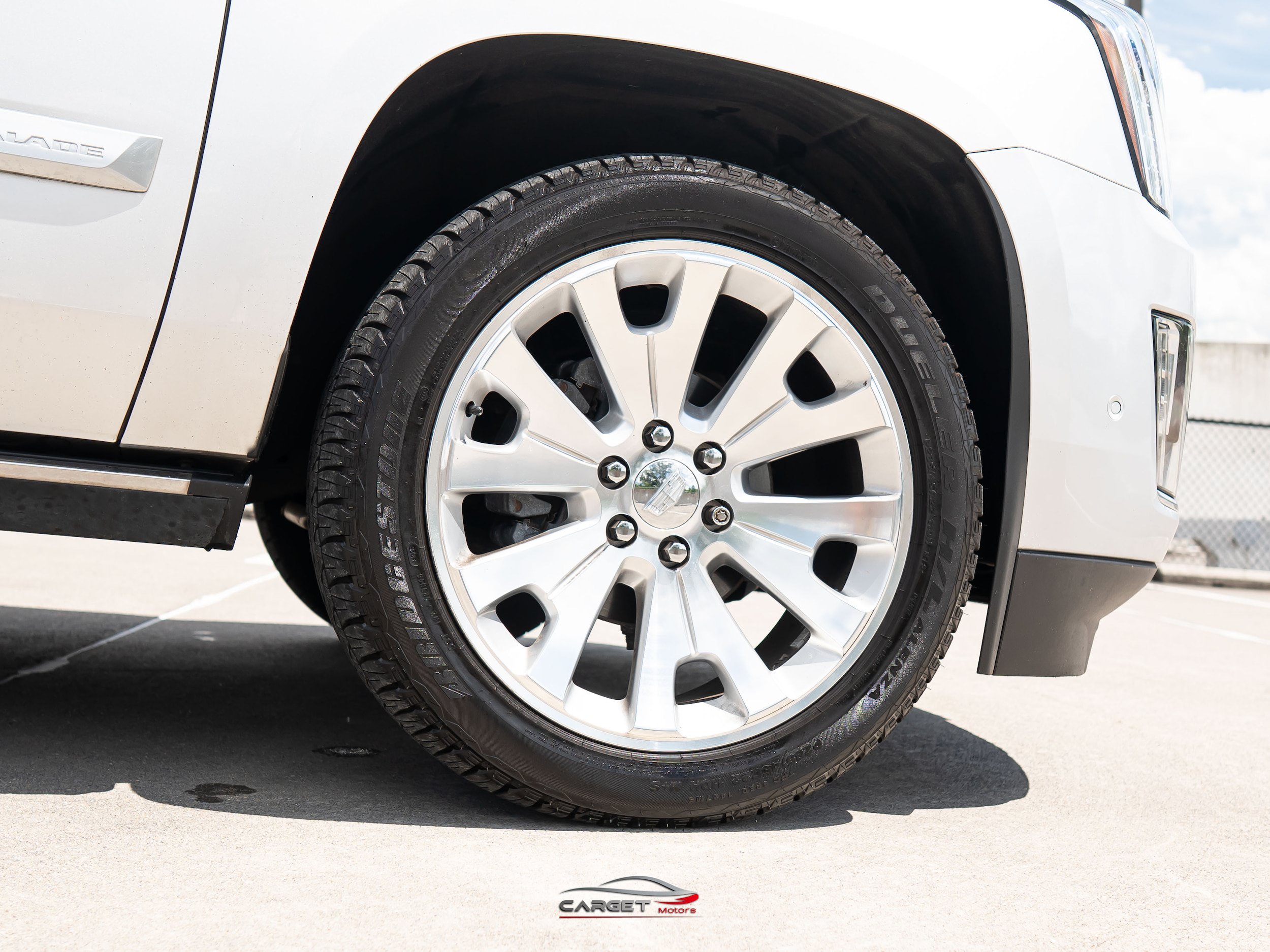 Used 2019 Cadillac Escalade ESV Premium Luxury AWD/4WD image 9