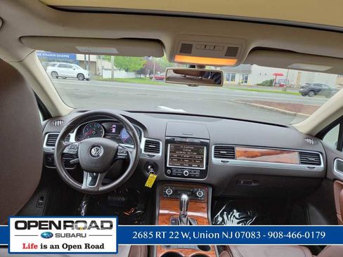 Used 2012 Volkswagen Touareg Sport AWD/4WD image 12