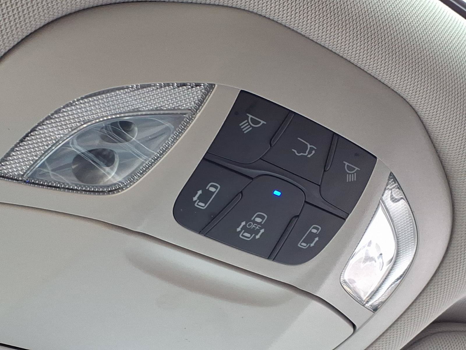 Used 2023 Chrysler Pacifica Limited FWD image 23