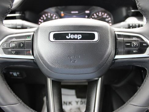 Used 2023 Jeep Compass Latitude image 25