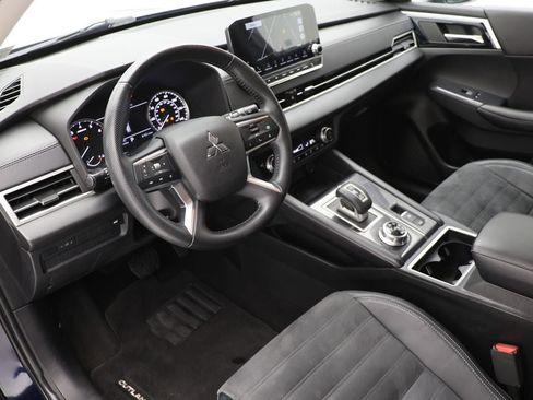 Used 2022 Mitsubishi Outlander SE image 14